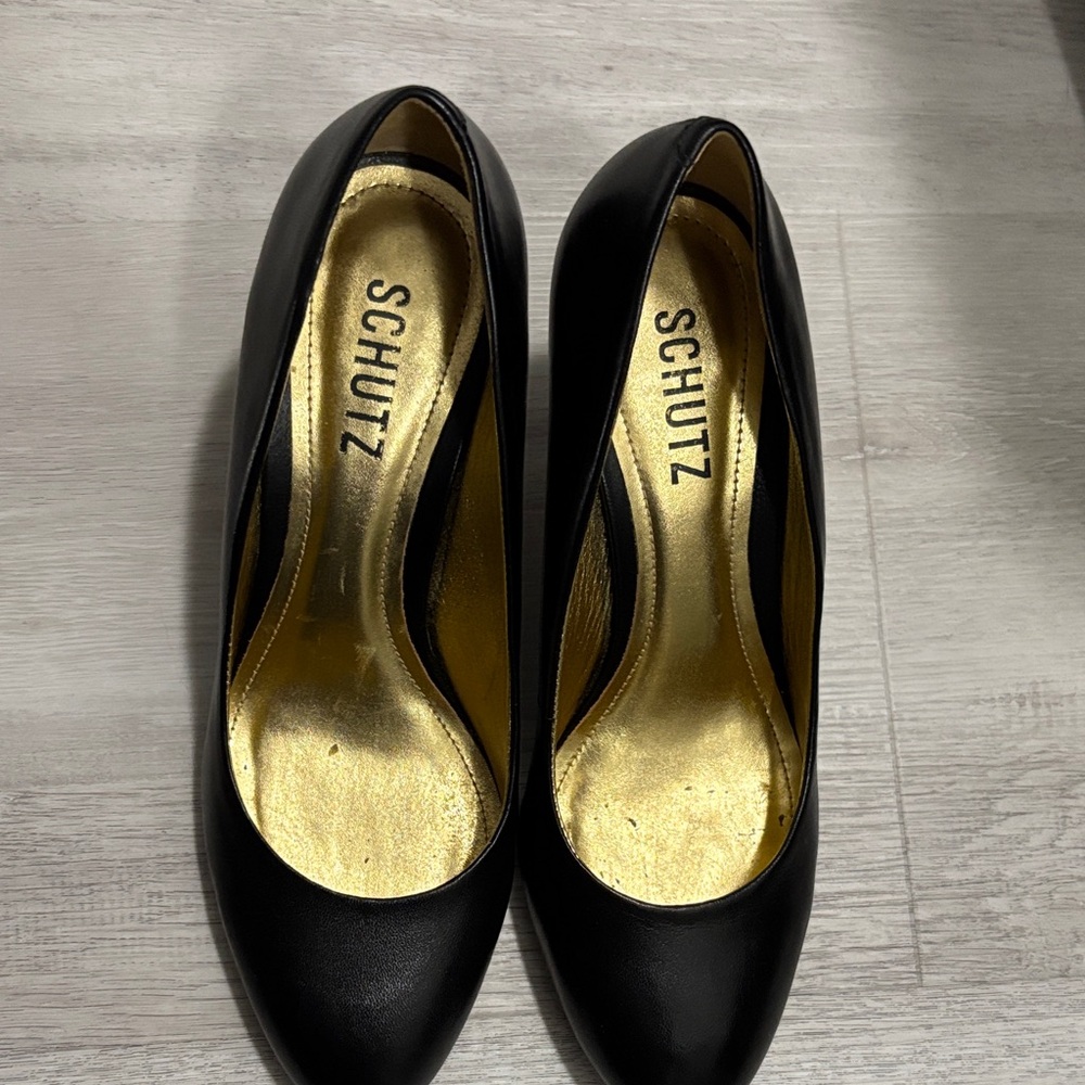 SCHUTZ Glossy Black Leather Heels